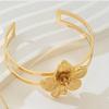 European and American retro metal flower pendant necklace female niche design temperament versatile collarbone chain necklace