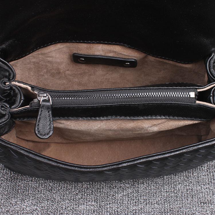New leather women's bags, trendy women's bags, pure hand-woven women's bags, and the first layer of sheepskin woven bags for women with free shipping.
