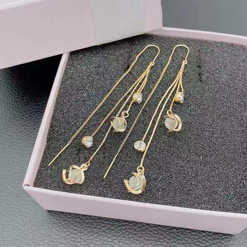 Korean Cat's Eye Dangle Earrings: Trendy, High-End Women's Silver Needle Ear Line