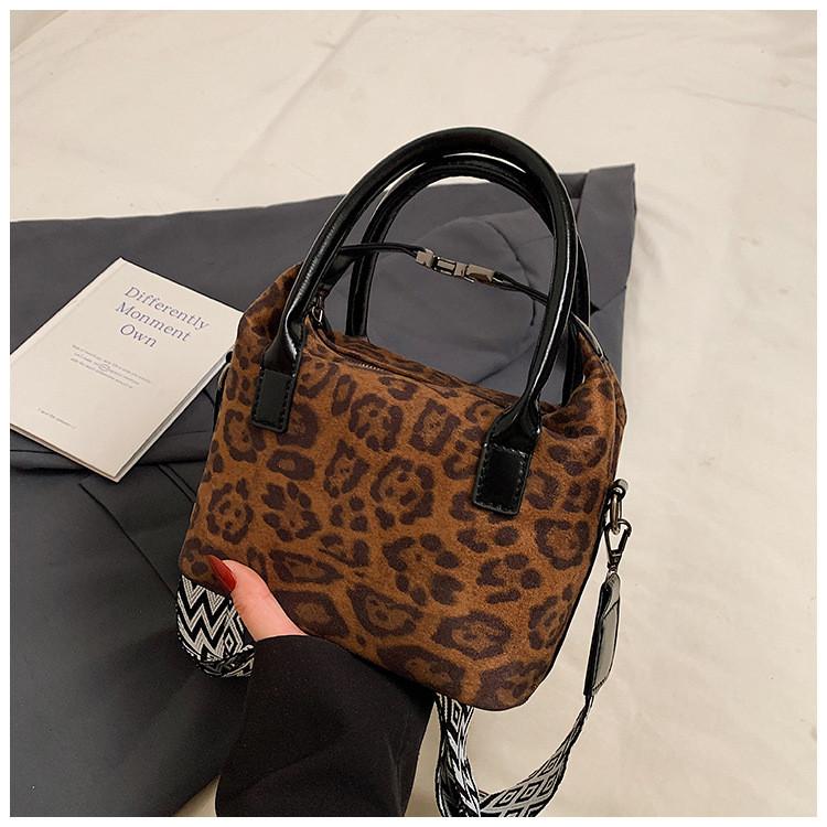 

Trendy Versatile Pu Shoulder Bag For Women With Unique Retro Charm And Style Leopard Brown No Pendant