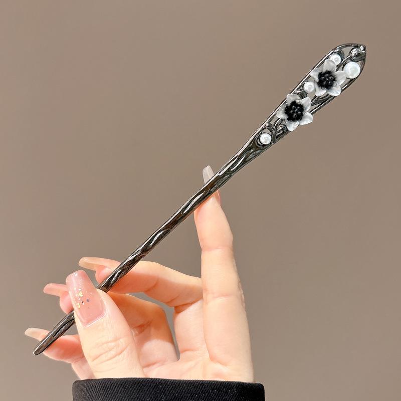 Ancient Chinese-Style Hanfu Hair Accessories: Elegant Updo Hairpins with Tassels for Women