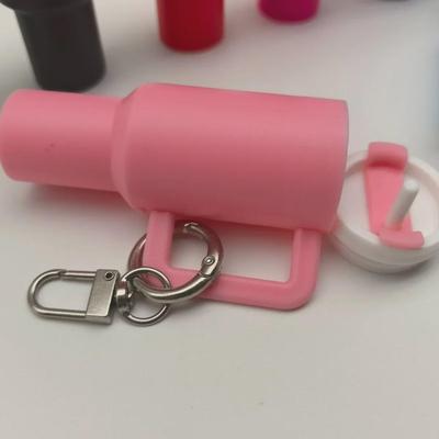 Nuimamas mini Stanley raktų pakabukas su ledo puodeliu – Motinos dienos leidimas