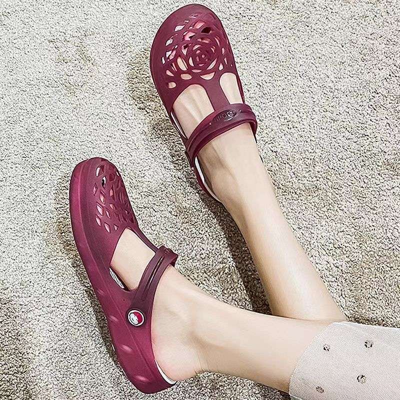 Buty z dziurami damskie lato nowe sandały galaretkowe wersja koreańska modne płaskie antypoślizgowe buty plażowe słodkie sandały uczennicy