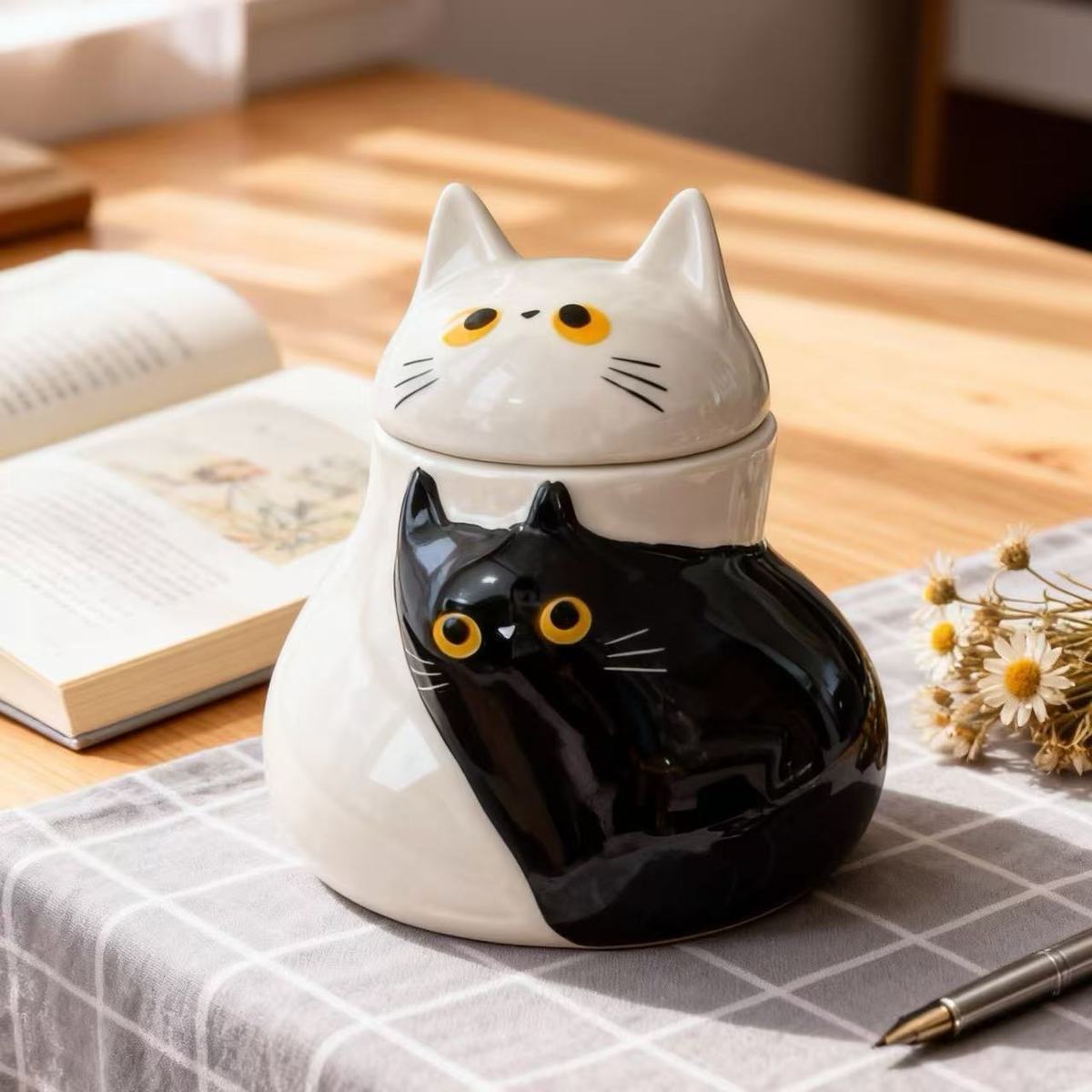 

Creative Black and White Cat Ceramic Coffee Cup with Lid Large Capacity Water Drinking Mug Couple Mug Breakfast Oatmeal Cup Home 401-500ml