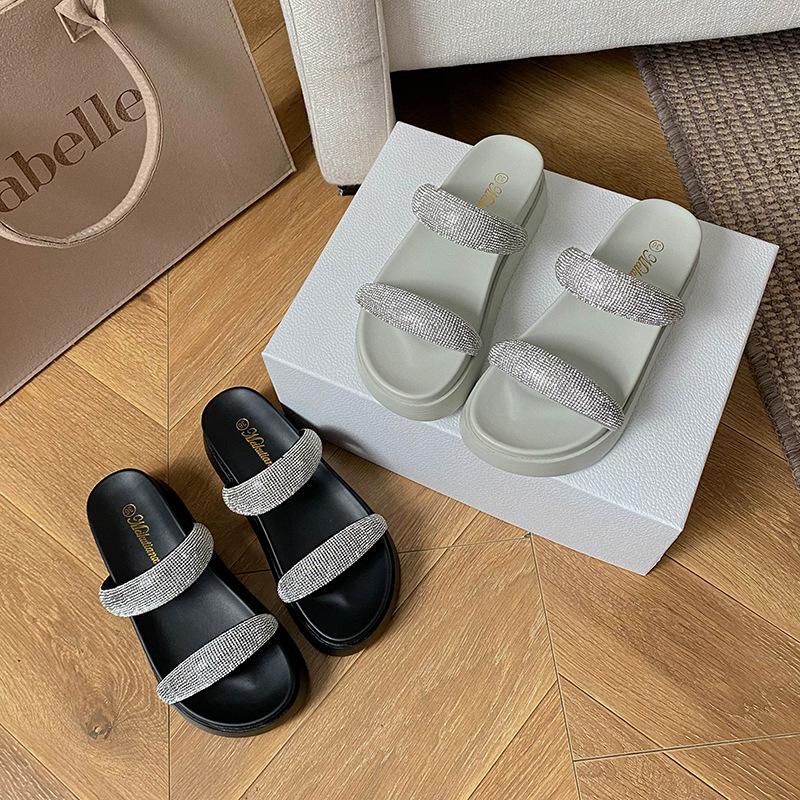 Muffin Thick Bottom Two Horizontal Diamond Belt Outside Wearing Cool Slippers Women's 2025 Summer New Korean Version Fashion Casual One-word Drag