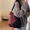 Woolen plaid large-capacity bag women's 2025 new cute versatile shoulder bag winter retro underarm tote bag