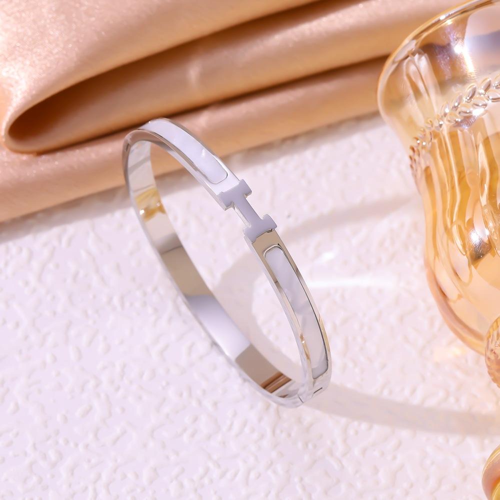 2026 Tendance Mode Bracelet Féminité Bracelet Polyvalent Bijoux Accessoires de Fête