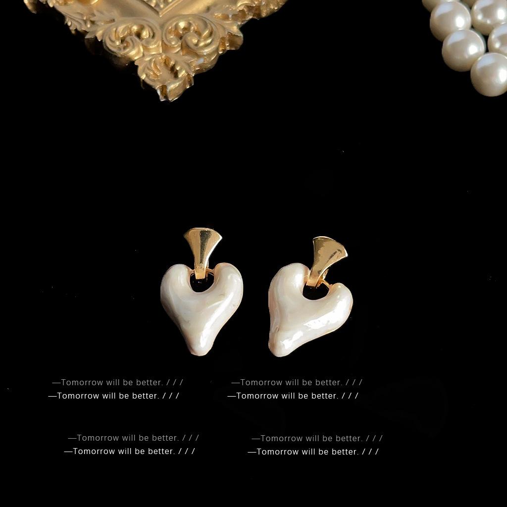 Mid-Century Vintage Stud Earrings: Trendy Literary Style in Light Luxury Fashion