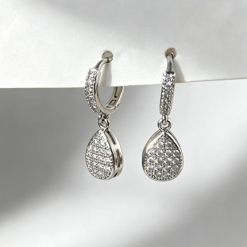 Hot-selling Minimalist Micro-paved Zircon Earrings, Teardrop-shaped Earrings, Elegant and Sophisticated Earrings.