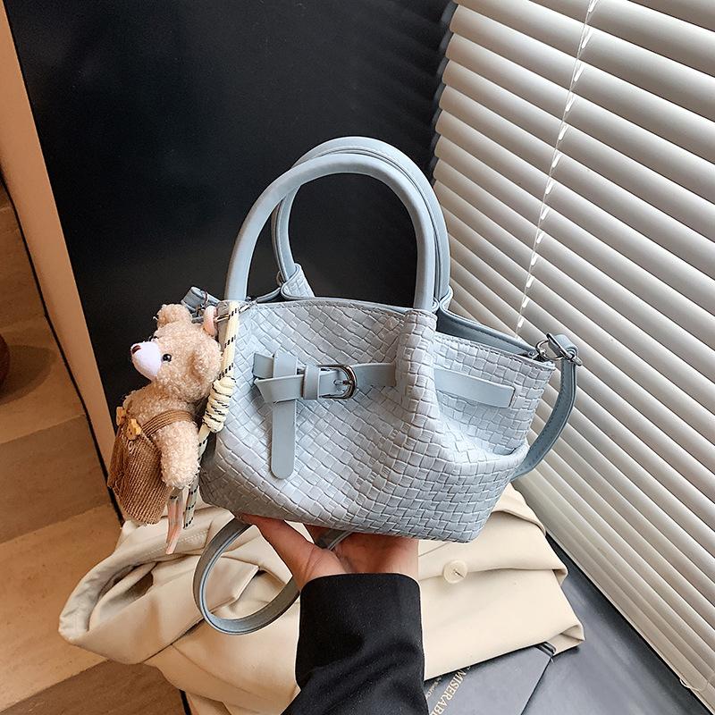 

Универсальная женская сумка через плечо No pendant