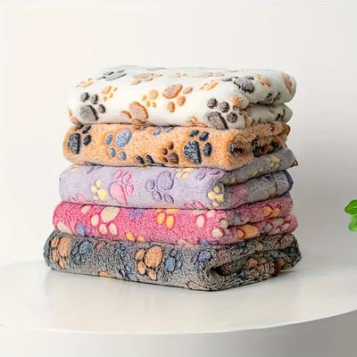 Flannel Pet Blanket Cute Dog Paw Print Blanket Pet Mat for Puppy Kitten Warm and Comfortable Blanket Suitable for Cats and Dogs