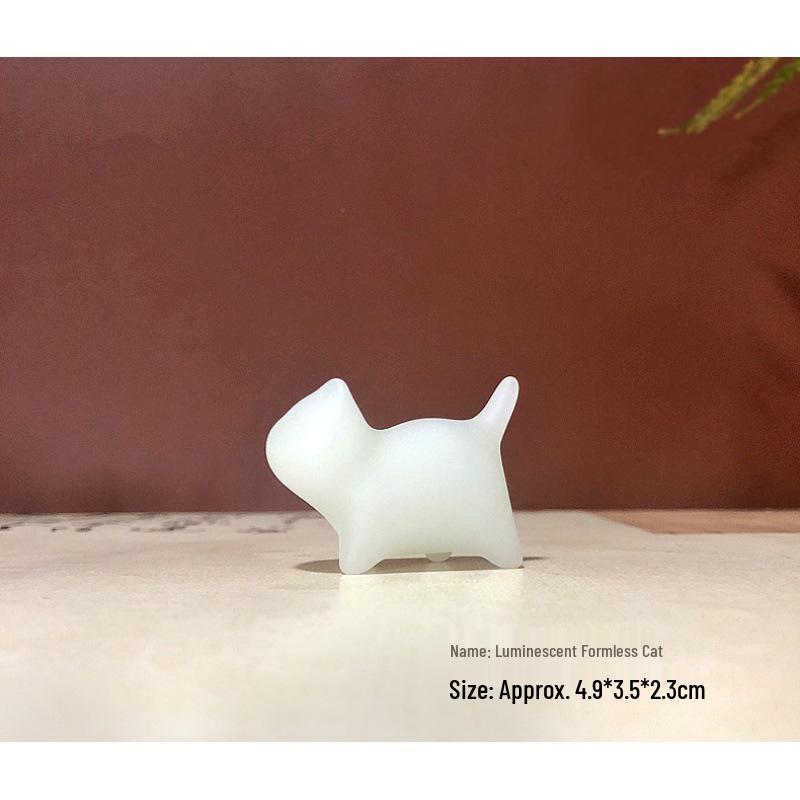 Sandalwood Luminous Roly-Poly Cat: Creative, Cute Animal Ornament for Car or Desktop Décor.