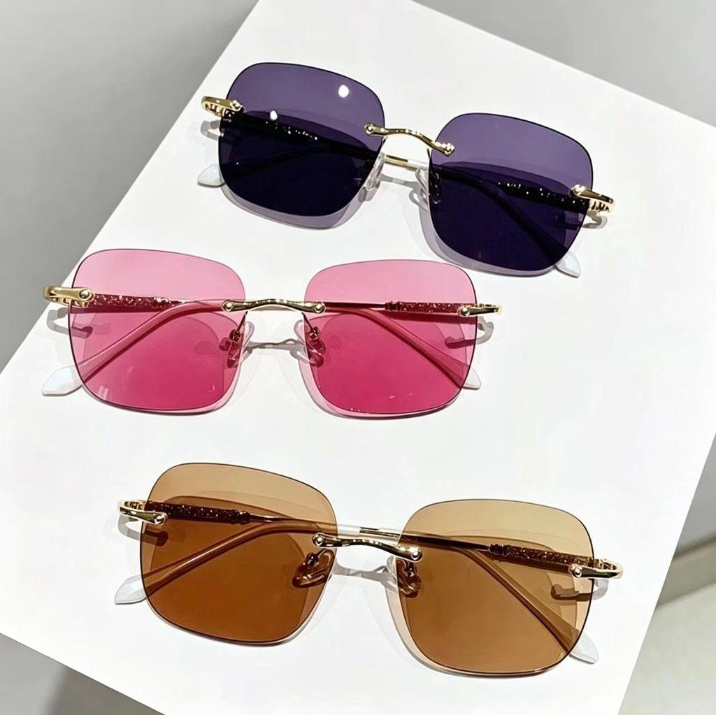 Photochromic Rimless Blue Light Reading Glasses for Women, Versatile No-Makeup Myopia Protection, HD Clarity.