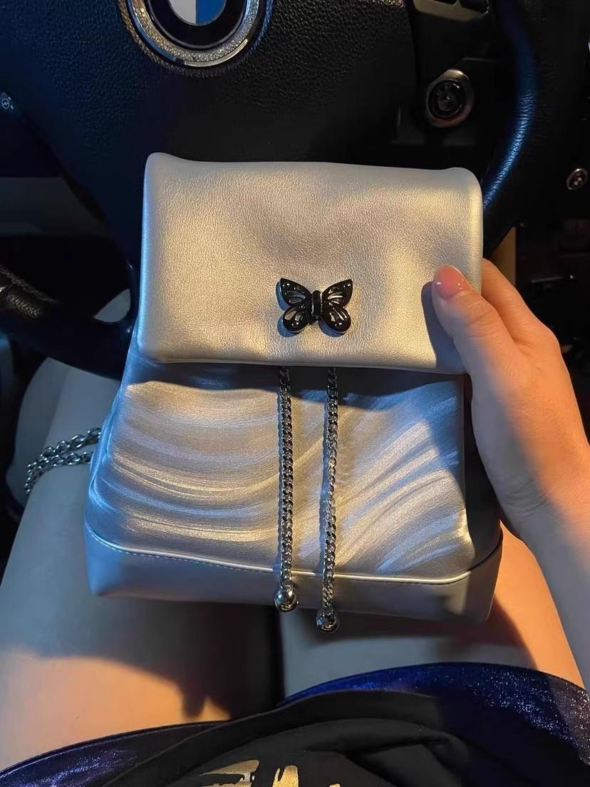 

Chain Love Y2K Chain Sweet Cool Spice Girl Backpack Women s Mercerized Leather Premium Sense Silver Backpack 20*19*8 серебряный