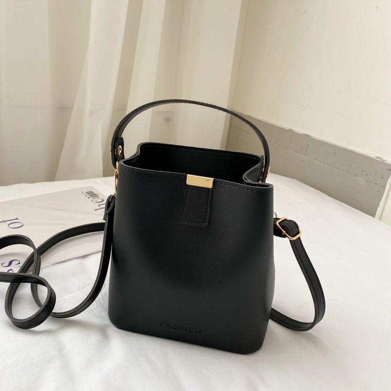 Женская сумка из искусственной кожи повседневная сумка-тоут женская сумка-мессенджер дизайнерская женская сумка-тоут One Size чёрный 1570₽