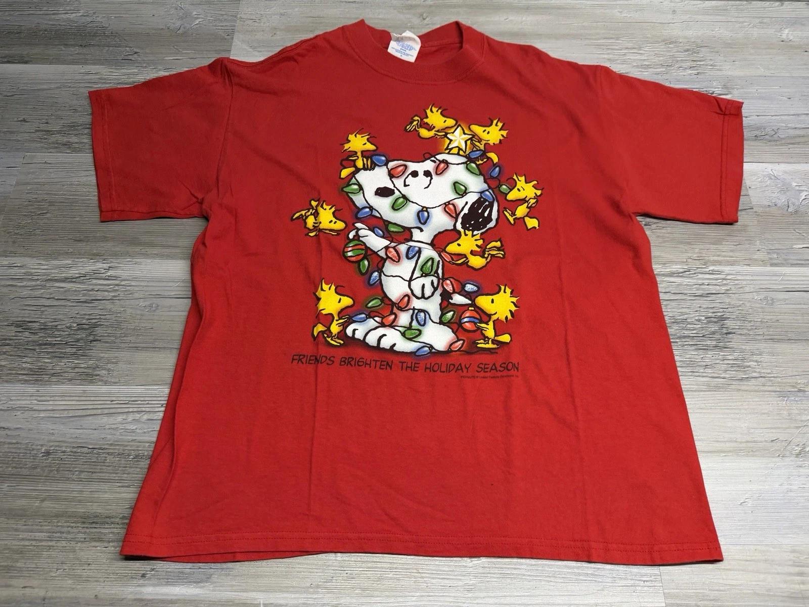 

Vintage Peanuts Christmas T-Shirt Snoopy Woodstock Holiday Lights Red Size Large S