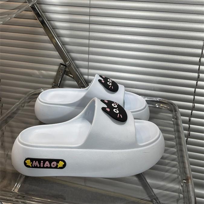 New summer thick-soled thick-heeled slippers women's summer wear thick-soled cute seaside cool slippers