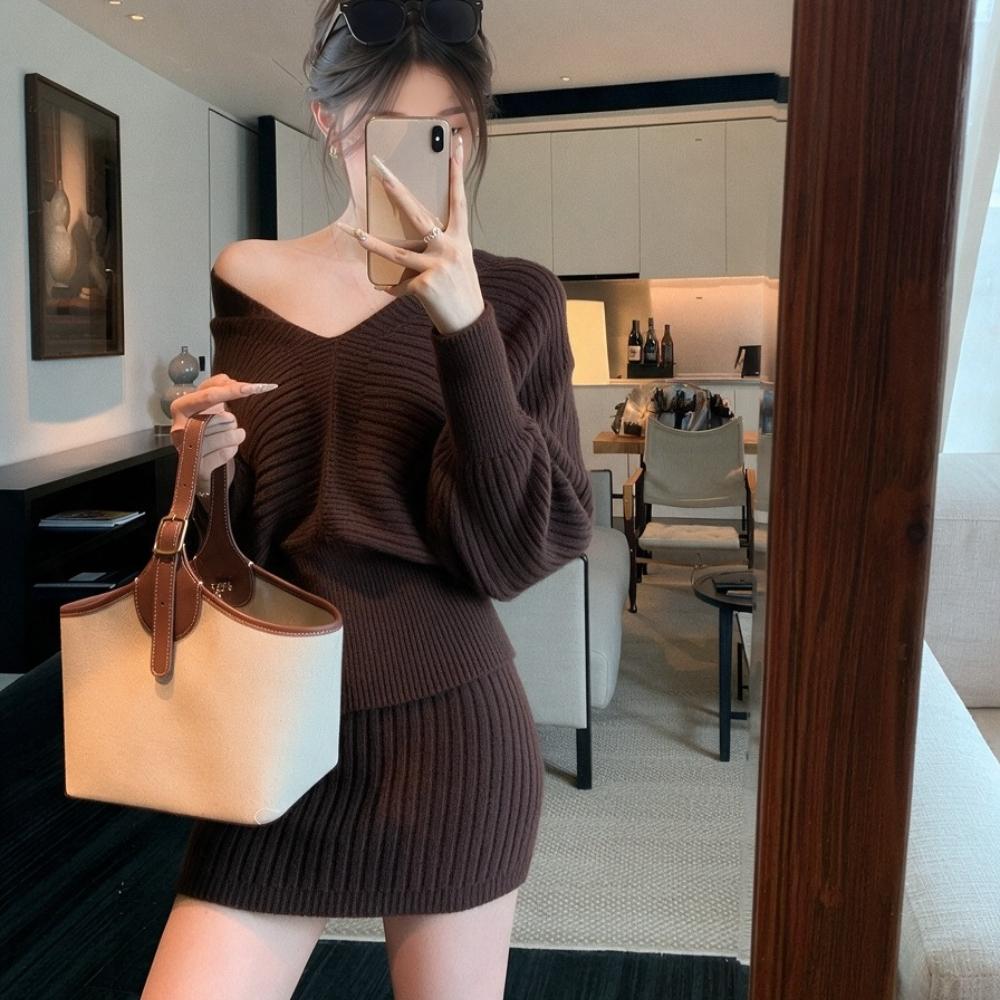 Women's Sweater Set Autumn Winter V-Neck Batwing-Sleeve Ribbed Knit Sweater + Mini Skirt Two-Piece Set Female Outfits