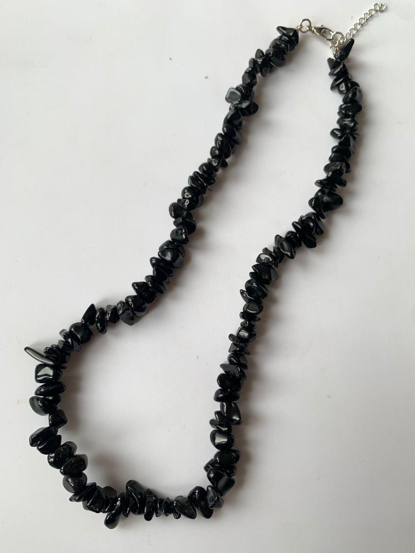 

Семицветный чокер из натурального дробленого камня и кристаллов - Ожерелье в пляжном стиле для весны/лета