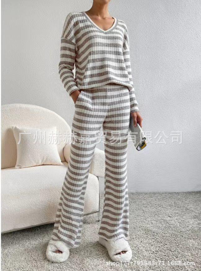 Cross-border Two-piece Set Women's 2025 Autumn New Fashion Casual Straight-leg Pants Temperament Loose V-neck Pit Strip Knitted Cover
