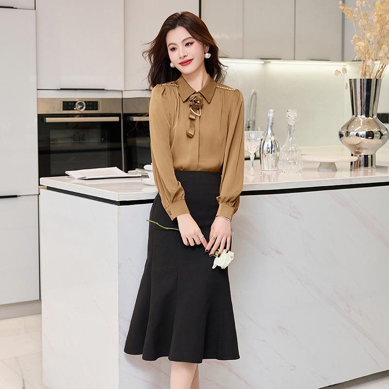 

Модный костюм женский весенне-осенний новый омолаживающий и стройнящий рубашка юбка с разрезом элегантный комплект из двух предметов XXL