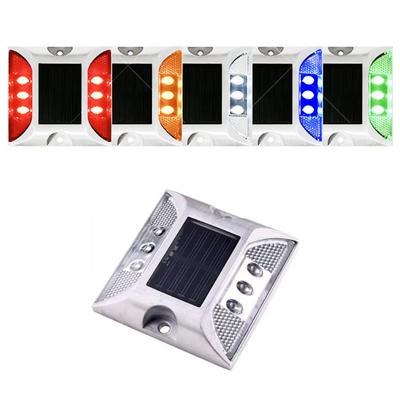 Solarer erhabener Fahrbahnmarkierer Hohe Helligkeit IP68 Wasserdicht Reflektierender Straßenmarkierer Solar-Einfahrt-Dock-Licht Bürgersteig-Treppe