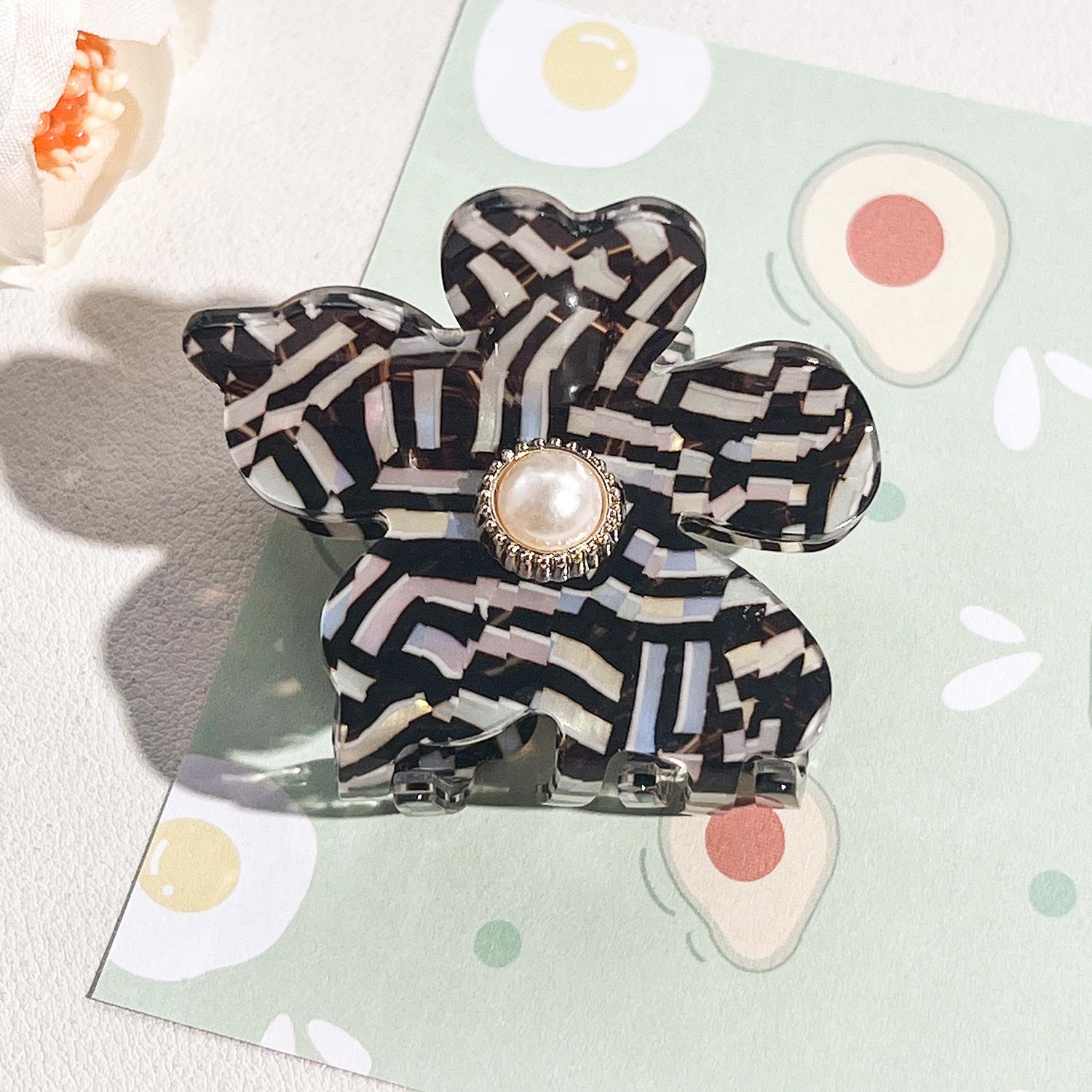 

New pearl grab clip elegant half-tie ponytail hairpin five-petal flower female shark clip hair accessories Acrylic