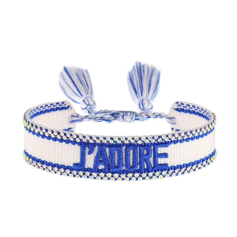 

Браслет дружбы с цветными бриллиантами, вышитой буквой и кисточкой