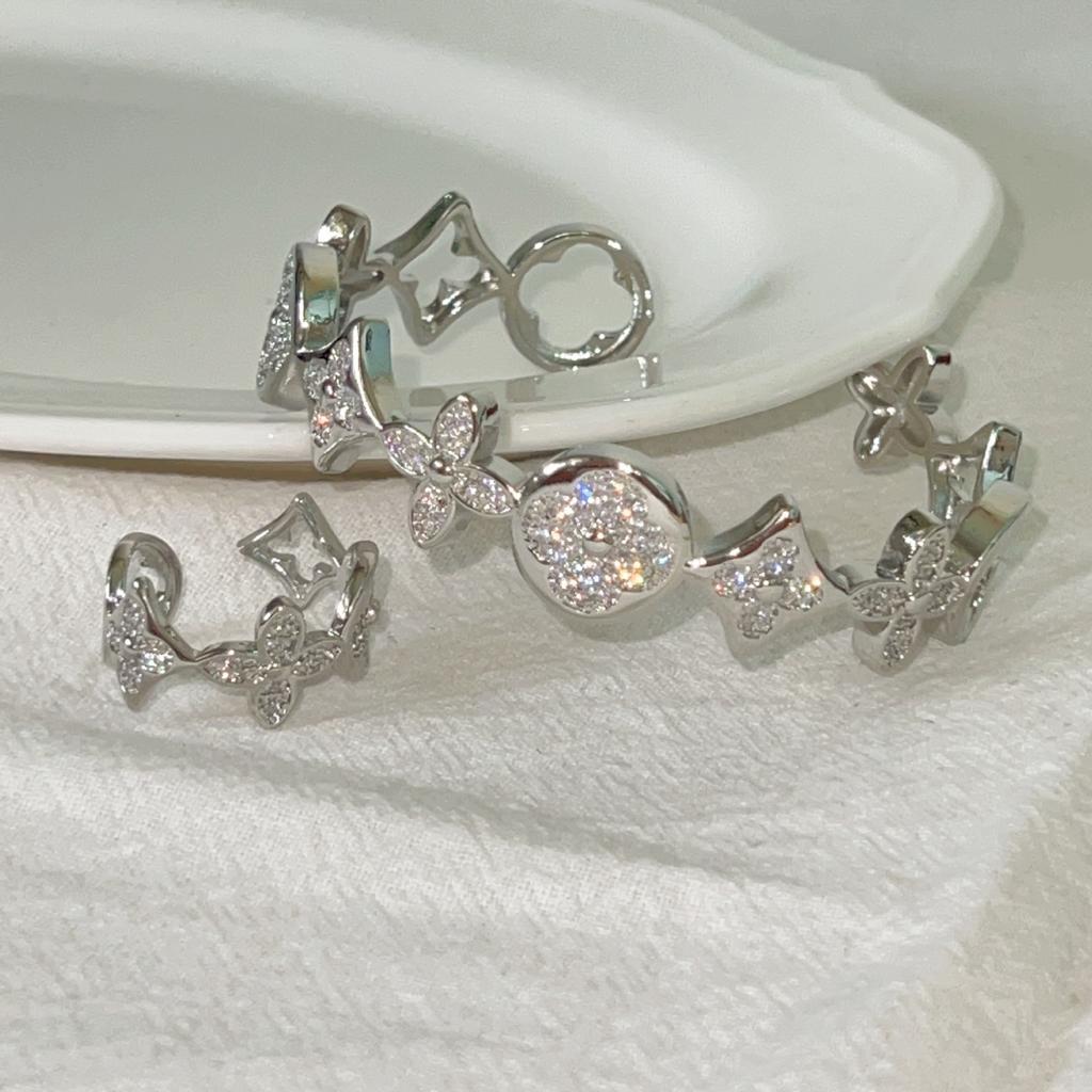 2PCS Advanced Clover Hollow Micro Inlaid Ring Bracelet Set Jewelry