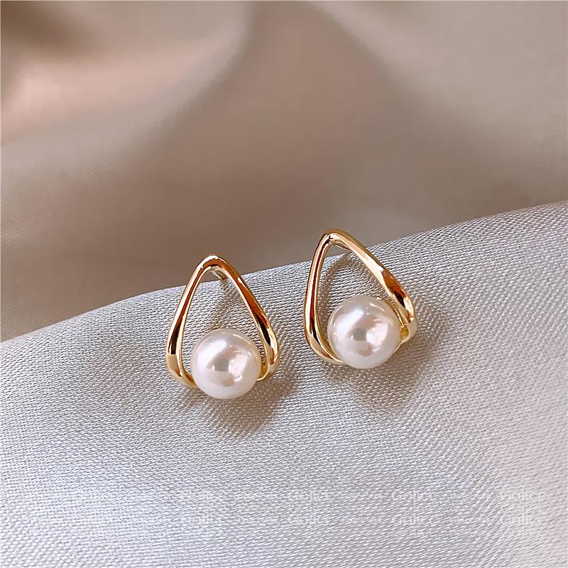 925 Silver Needle Pearl Earrings Women's High-end Sense Niche Temperament Bow Stud Earrings Retro Ear Jewelry Wholesale