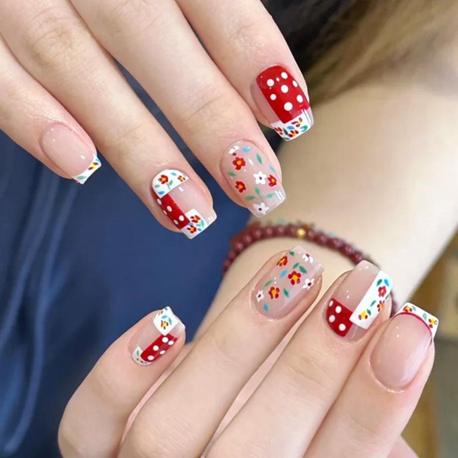 Französische Retro Blumen & Rote Polka Dots Aufhellende Nagelsticker – 24 Süße Nischenstücke