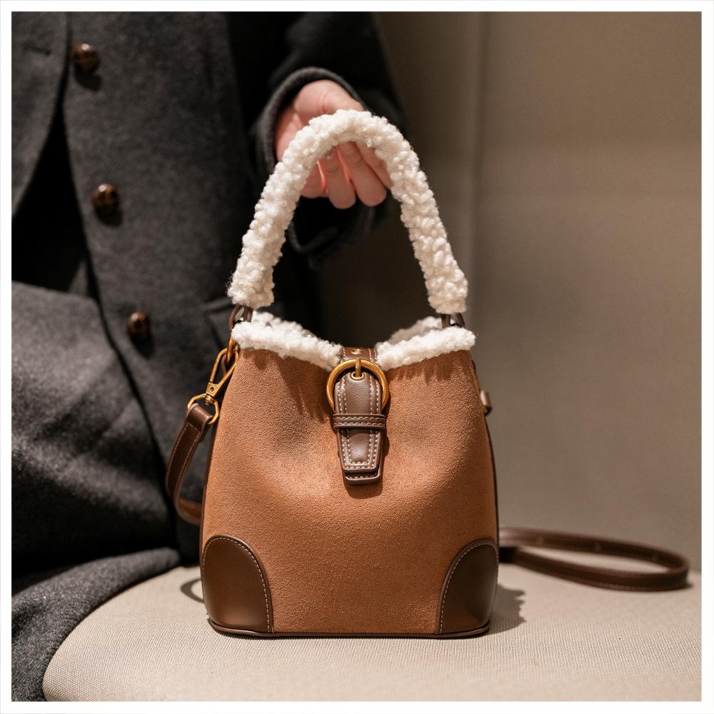 Light Luxury Fashion Women's Shoulder Bags High Quality PU Bag Body Plush Handle Ladies Messenger Bag Casual Retro Female Bucket Bag Mother's Day Gift