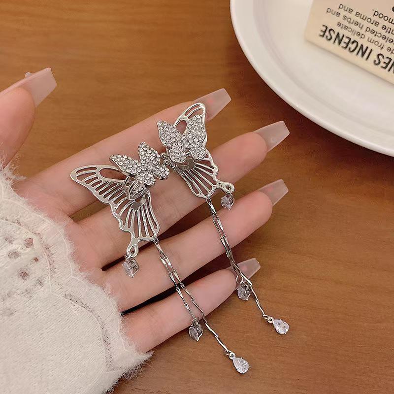 Sweet Butterfly Tassel Ear Cuff - No Piercing Needed - New Stylish Women's Long Earrings