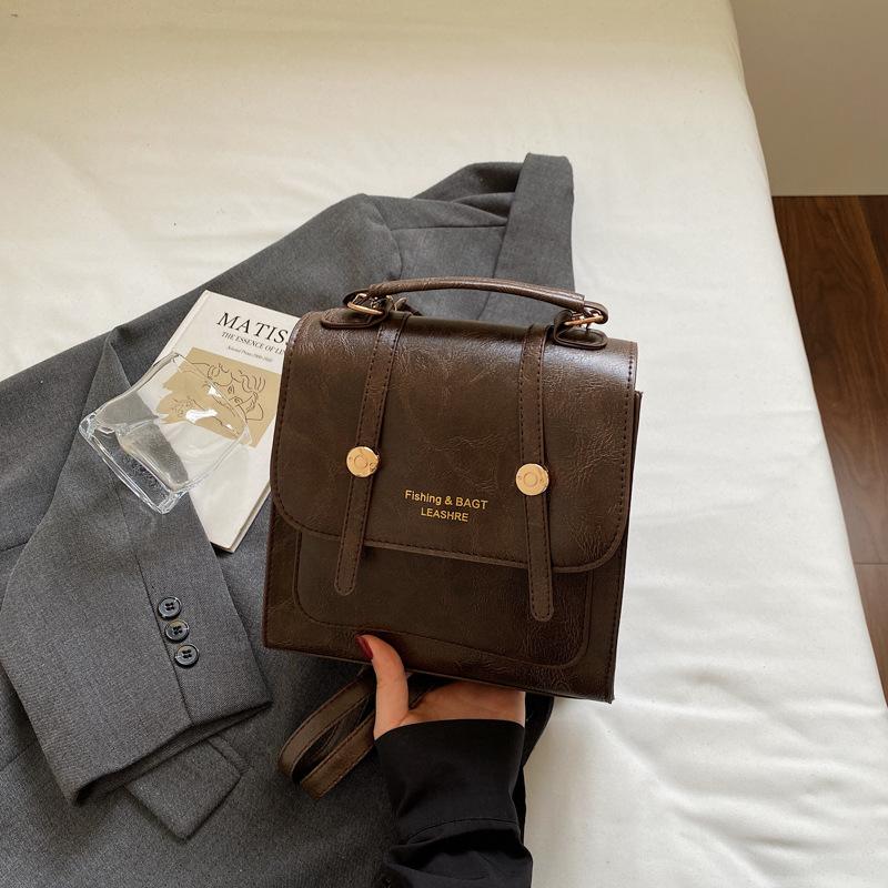 Retro backpack women's fashion niche casual portable student schoolbag trend lightweight travel backpack