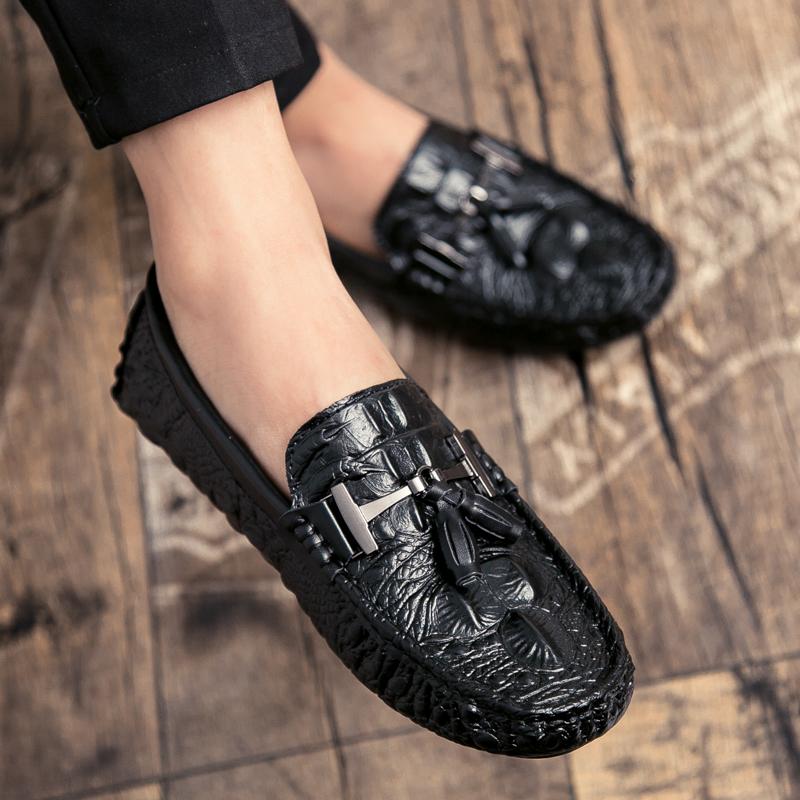 2026 Summer Lightweight Tassel Man Moccasins Men Loafers High Quality Leather Slip On Shoes Men Flats Gommino Driving Shoes