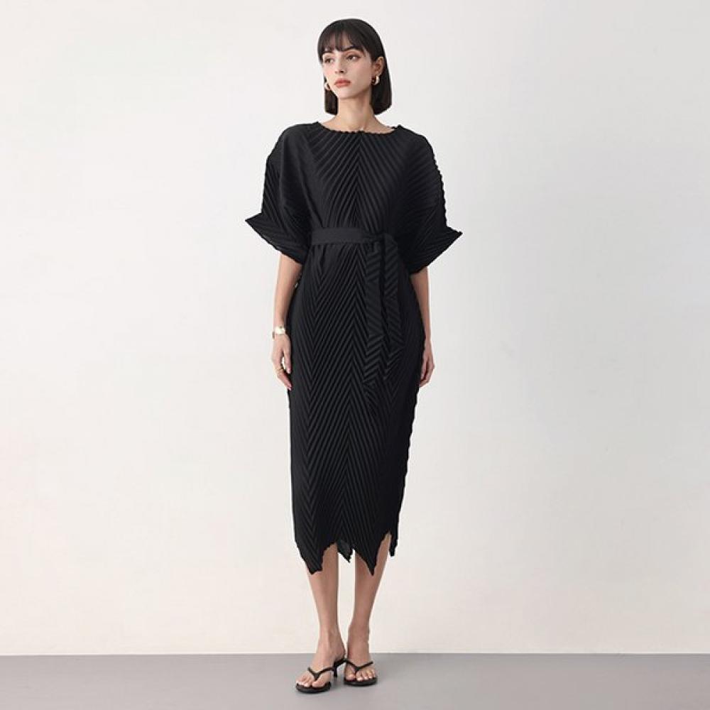 Brandname Diamond Pleats Dress