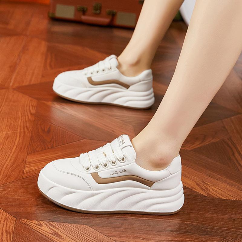Little white shoes women's 2025 spring new versatile Internet celebrity explosion sports and leisure shoes soft leather board shoes platform bread