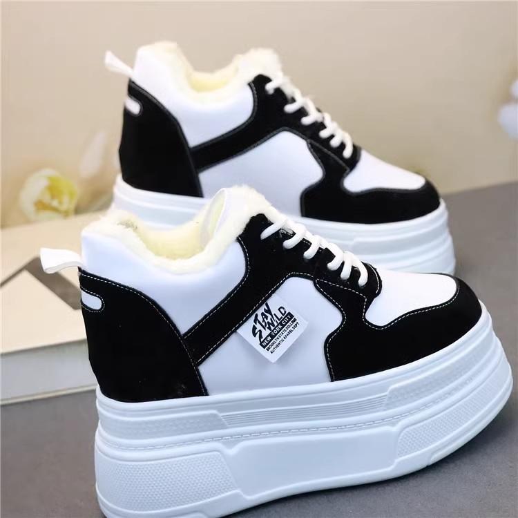 2025 spring popular versatile soft sole new little white shoes wear-resistant thick baseplate shoes inner height increase women's shoes small man