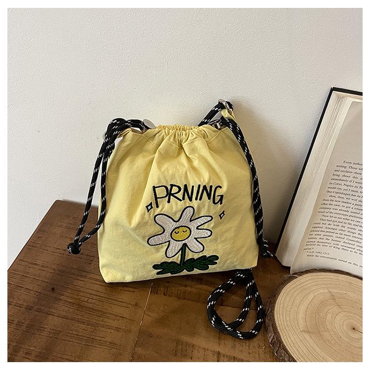 New Fashion Embroidery Portable Nylon Mobile Phone Bag Fashion Versatile Drawstring Bundle Mouth Bag Cute Messenger Bag