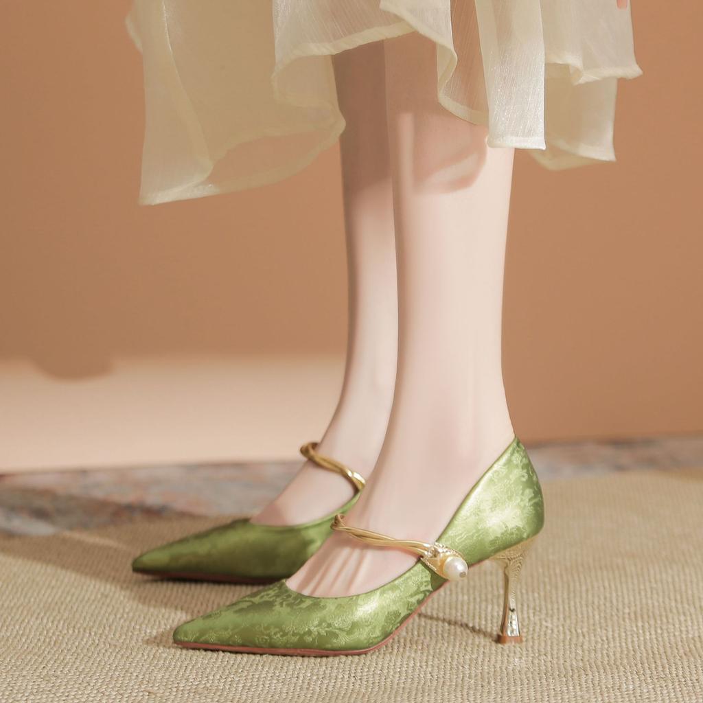 -High heels women's thin heels pointed toe shallow mouth women's shoes single shoes pearl buckle Chinese style banquet shoes