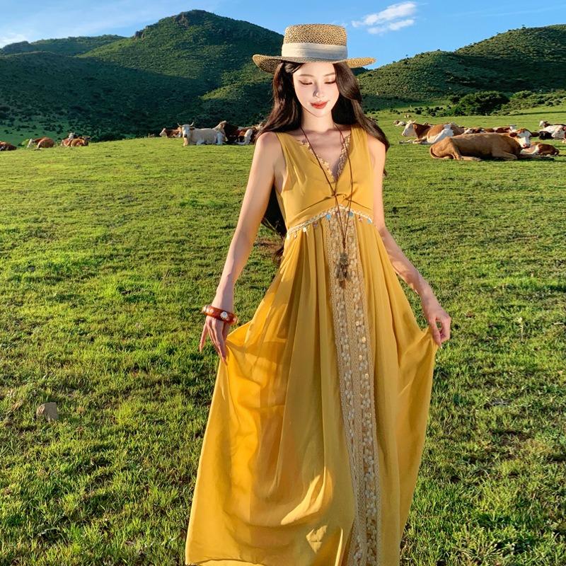 Französischer Urlaub Spitze Gelbes Hosenträgerkleid Damen Sommer Neckholder Taille Schlankes Kleid