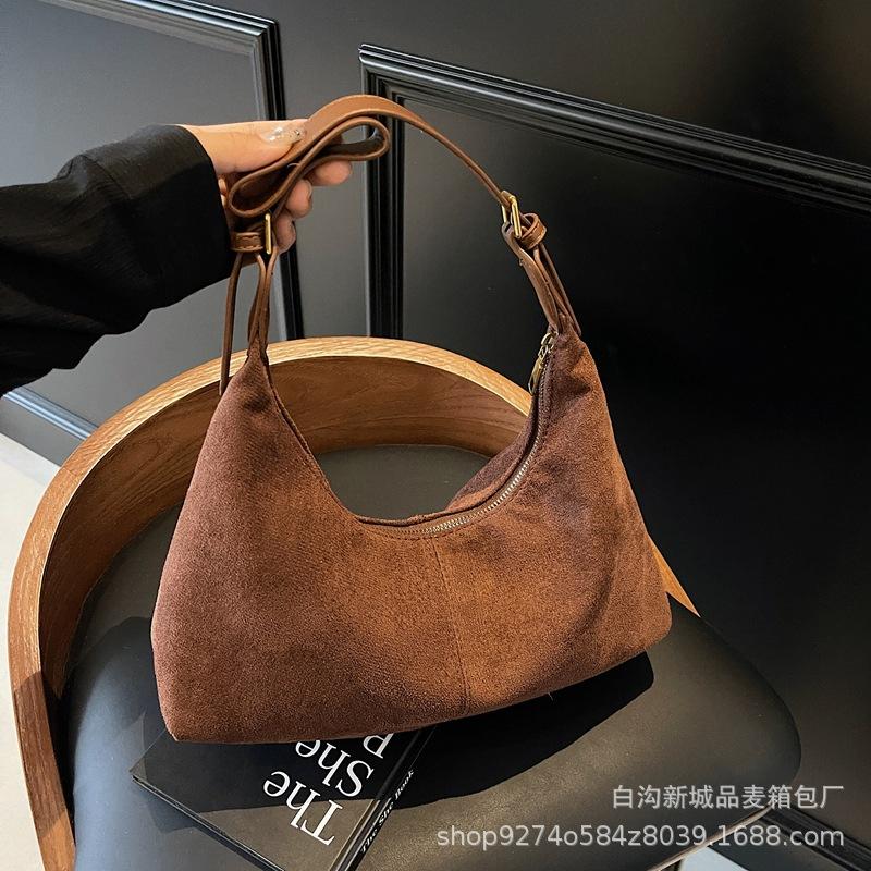 

Frosted retro bag women s large capacity 2025 new autumn and winter versatile shoulder messenger bag class commuter tote bag