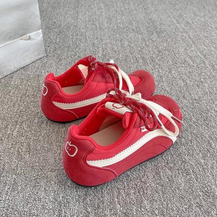 Cute ins wind moral training shoes women's 2025 new autumn breathable thin baseplate shoes retro casual student white shoes