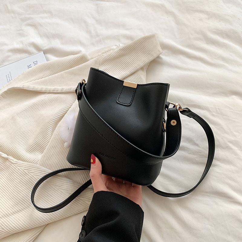IELGY Spring Summer Retro Commuter Portable Bucket Bag
