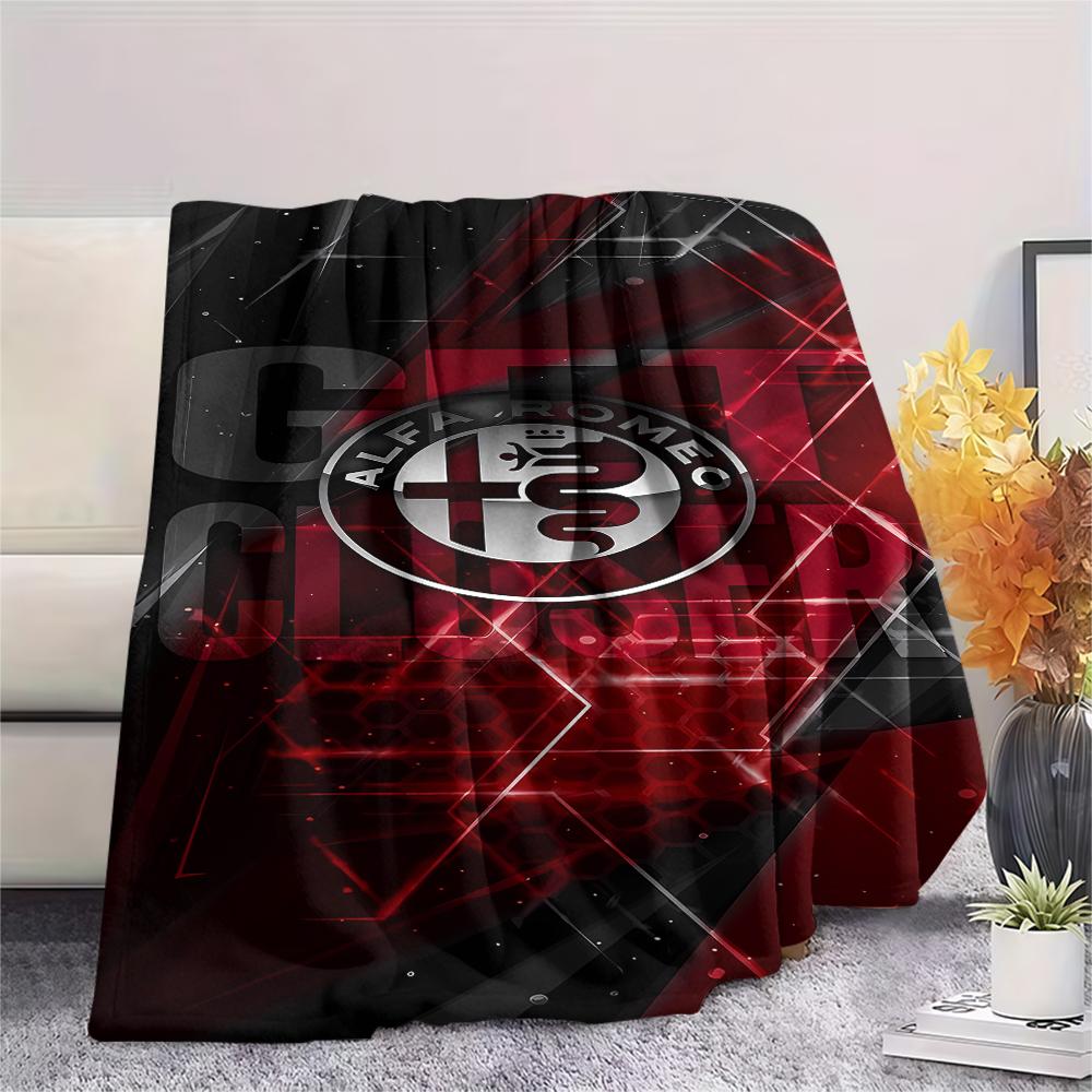 1PC Manta de Franela con Estampado Alpha Romeo, Alta Calidad para Todas las Estaciones, Decoración del Hogar, Calidez y Comodidad, Perfecta para Regalos de Navidad