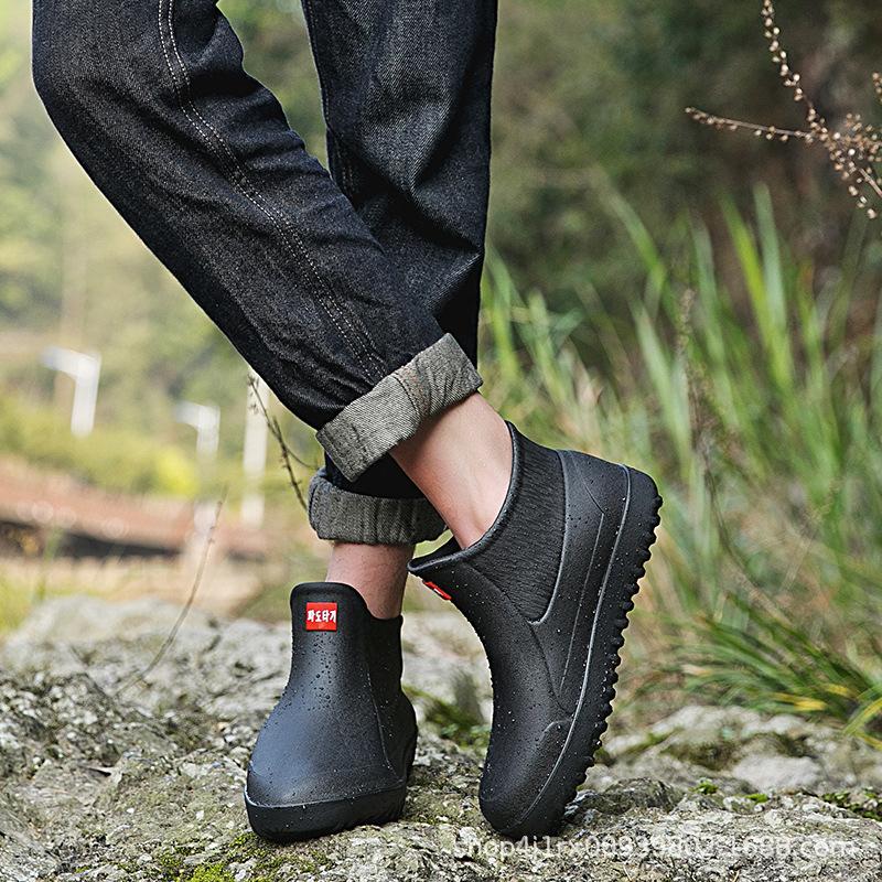 Men's and Women's Rain Boots Short Tube Water Shoes Non-slip Wear-resistant Plus Velvet Rain Boots Waterproof Warm Fishing Shoes Work Shoes