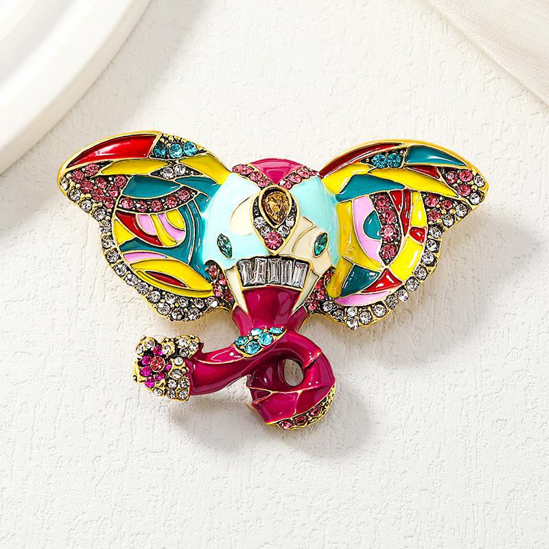 

Retro Palace Elephant Temperament Anti-exposure Animal High-end Brooch 3*4CM
