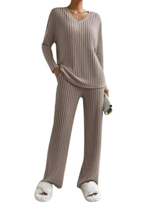 

2025 Autumn Women s Two-Piece Set: Casual V-Neck Knit and Straight-Leg Pants S хакі