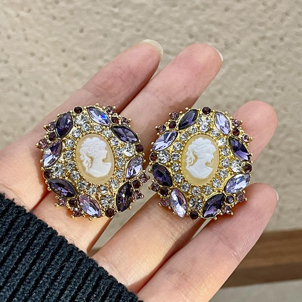 Medieval Earrings Palace Style Queen's Head Flashing Zirconium Earrings Retro Oval Earrings