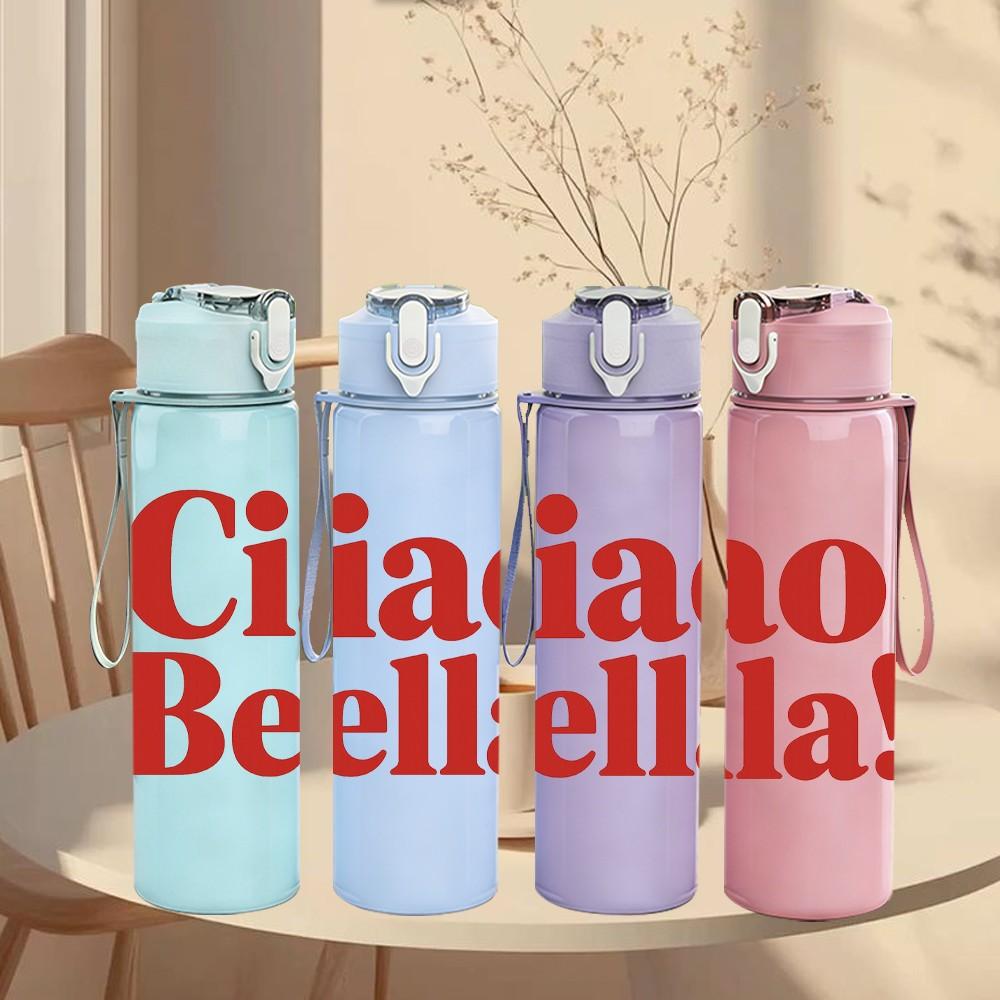 1PC Ciao Bella Letter Text 750ml Color Plastic Sports Water Bottle Leakproof Flip Straw Lid Suitable for Sports Office Home Use